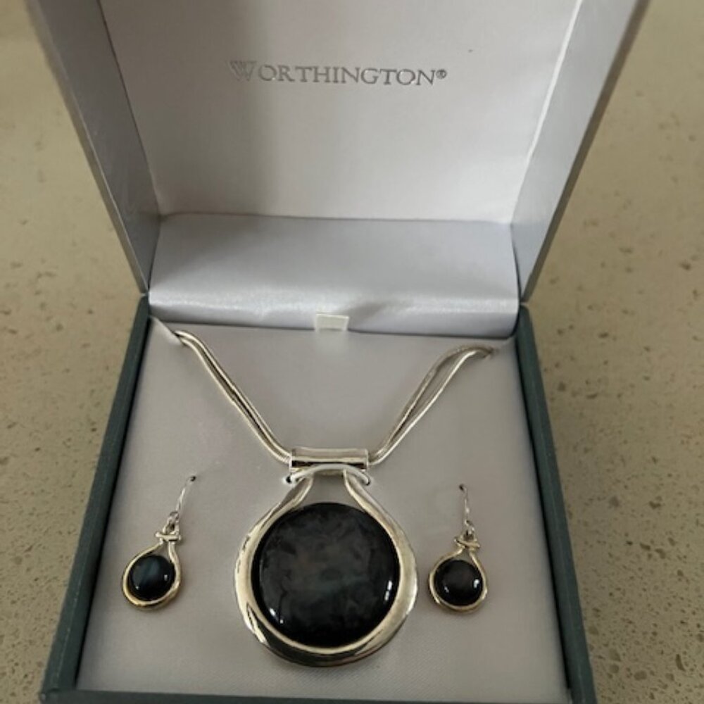 Necklace and earrings Set